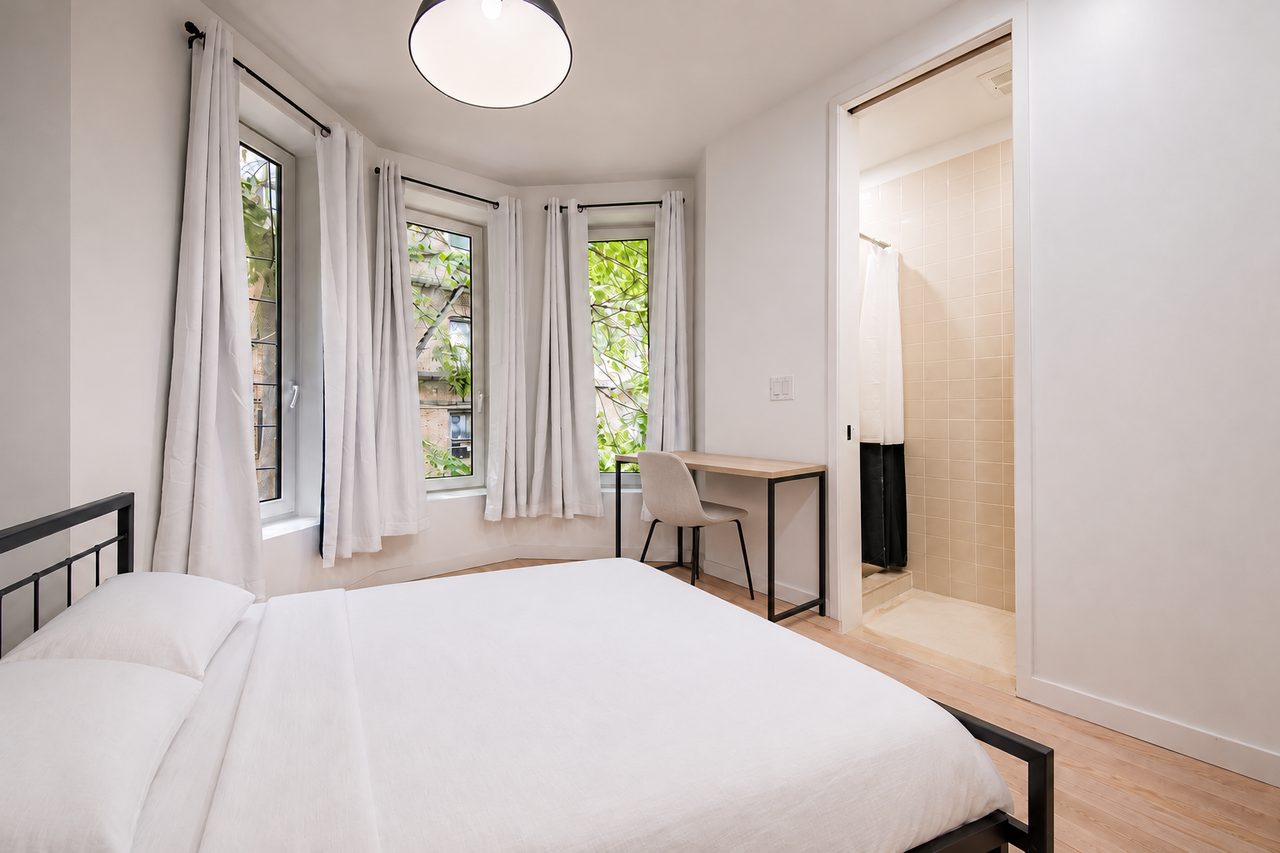 #1893: Ditmas Park - Queen Bedroom D W/ Private Bathroom - 1