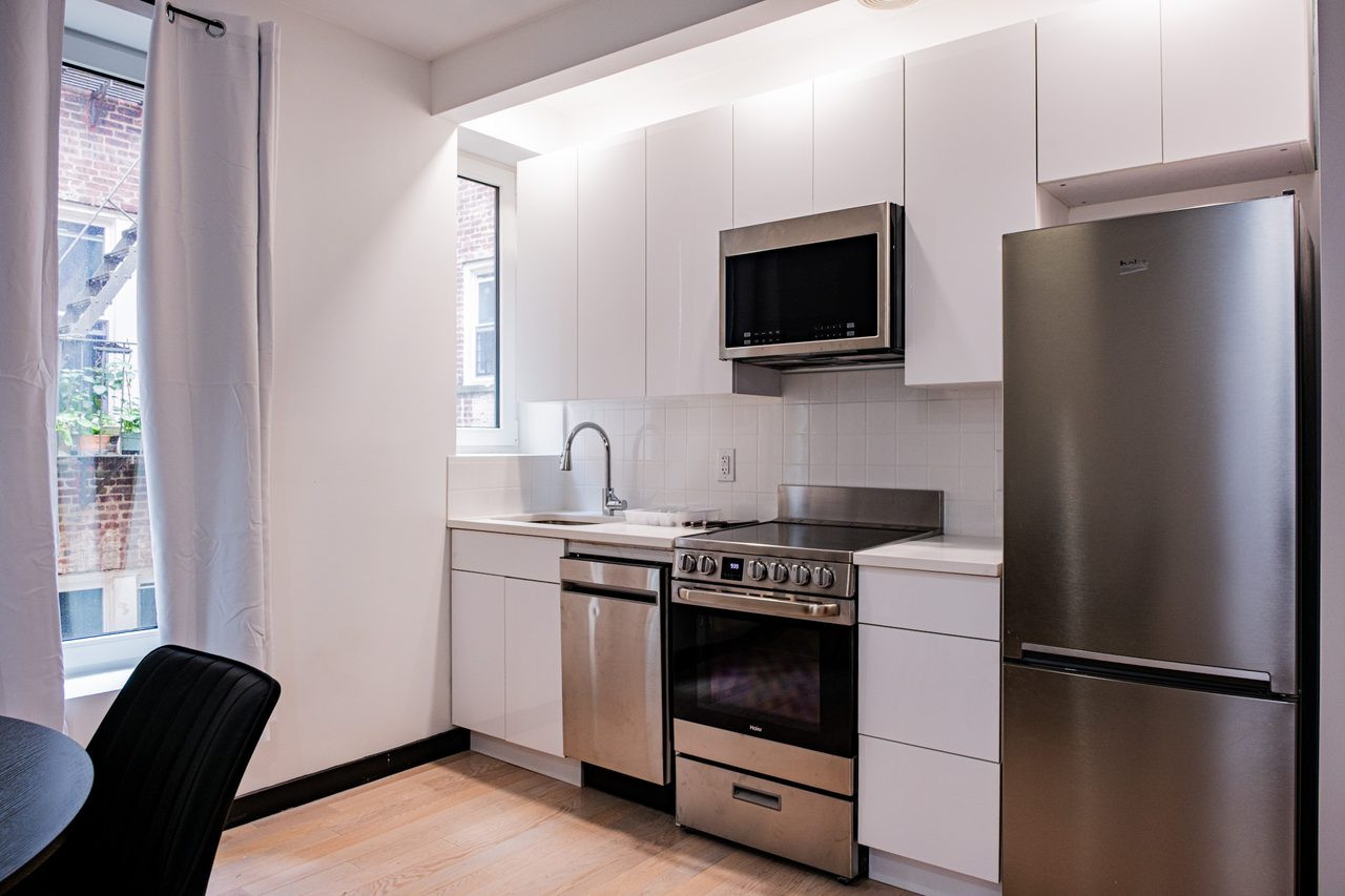 #1893: Ditmas Park - Queen Bedroom D W/ Private Bathroom - #1893: Ditmas Park - Gallery - 17