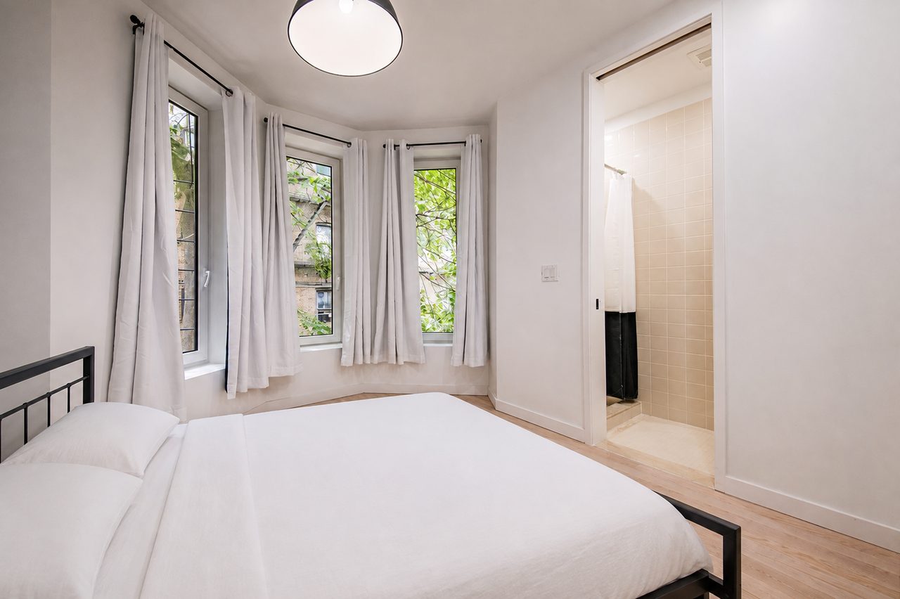#1893: Ditmas Park - Queen Bedroom D W/ Private Bathroom - 2
