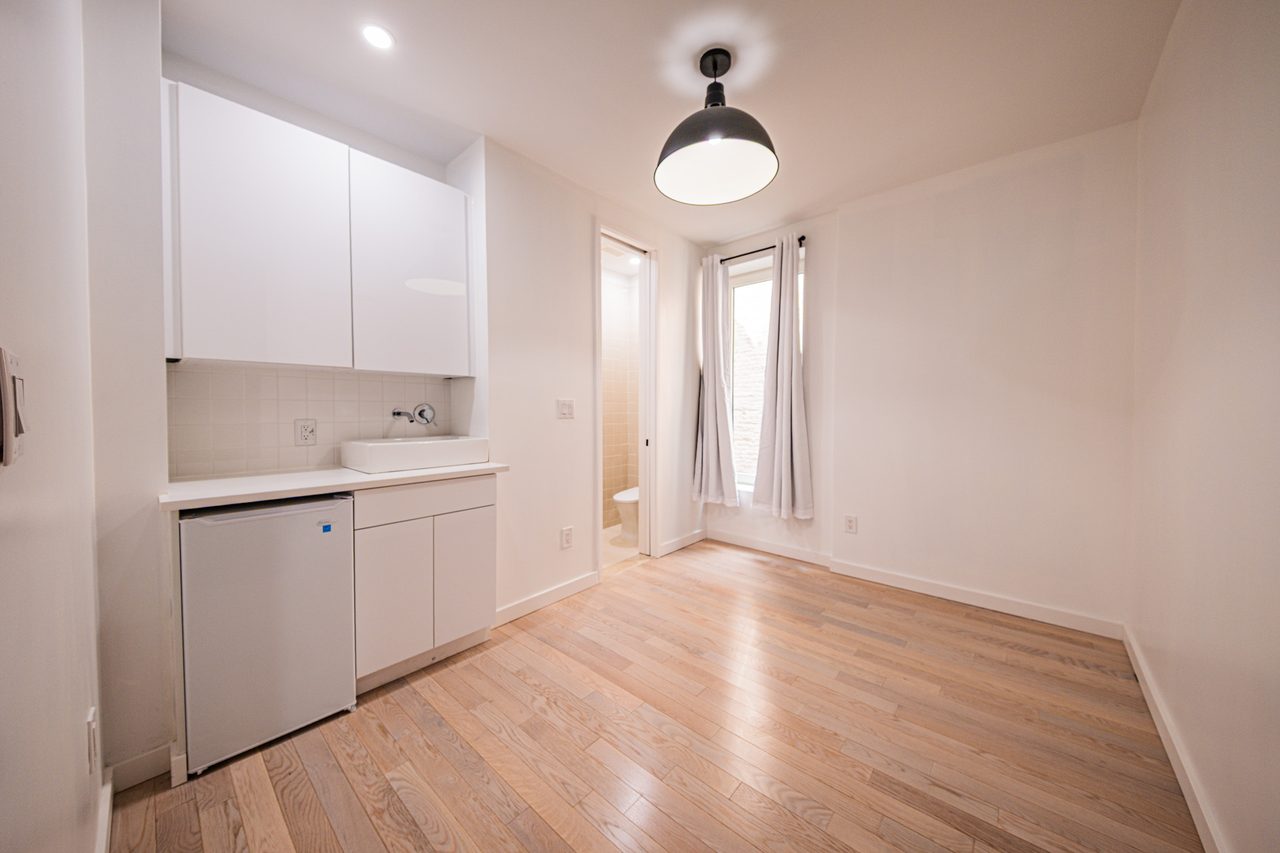 #1893: Ditmas Park - Queen Bedroom C W/ Private Bathroom - #1893: Ditmas Park - Gallery - 14