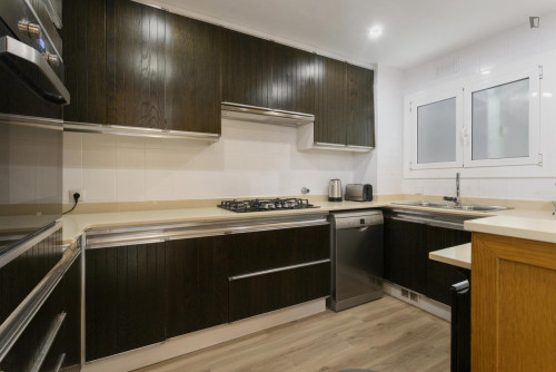 Bedroom for rent in Entença 328, Barcelona