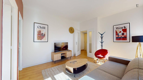 Sunny single bedroom in Gratte Ciel