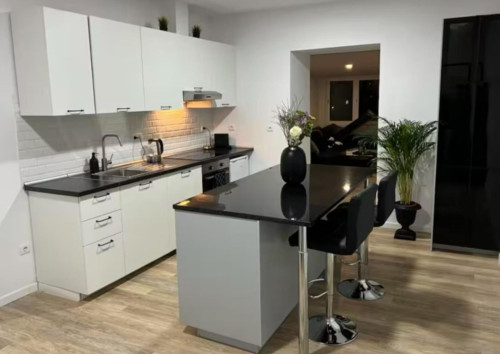 Charming flat next to Olaias metro station