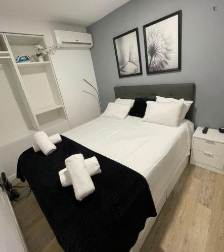 Charming flat next to Olaias metro station