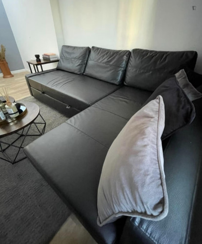 Charming flat next to Olaias metro station