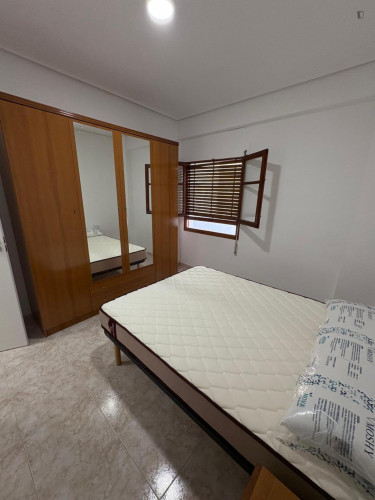 Neat double bedroom in Castellón de la Plana
