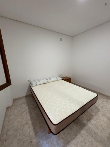 Neat double bedroom in Castellón de la Plana