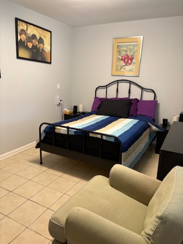  Side Apartment(Single Bed)  -  Self-contained Apartment  - Gallery -  1