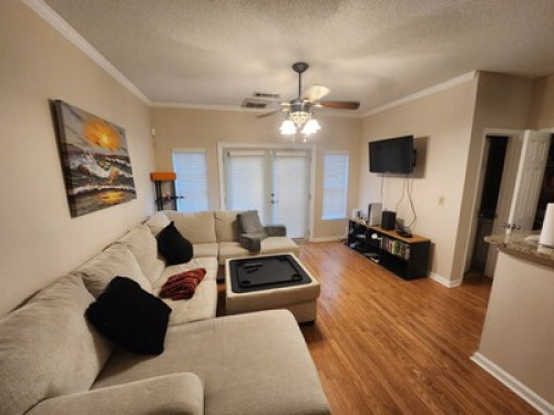 Charming Atl Bedroom in Townhouse  - Gallery -  5