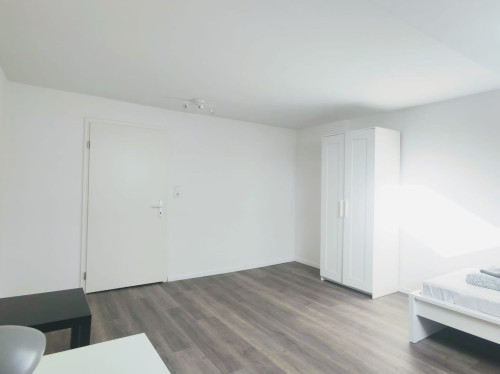 Room in 5-room flasthare  - Gallery -  5