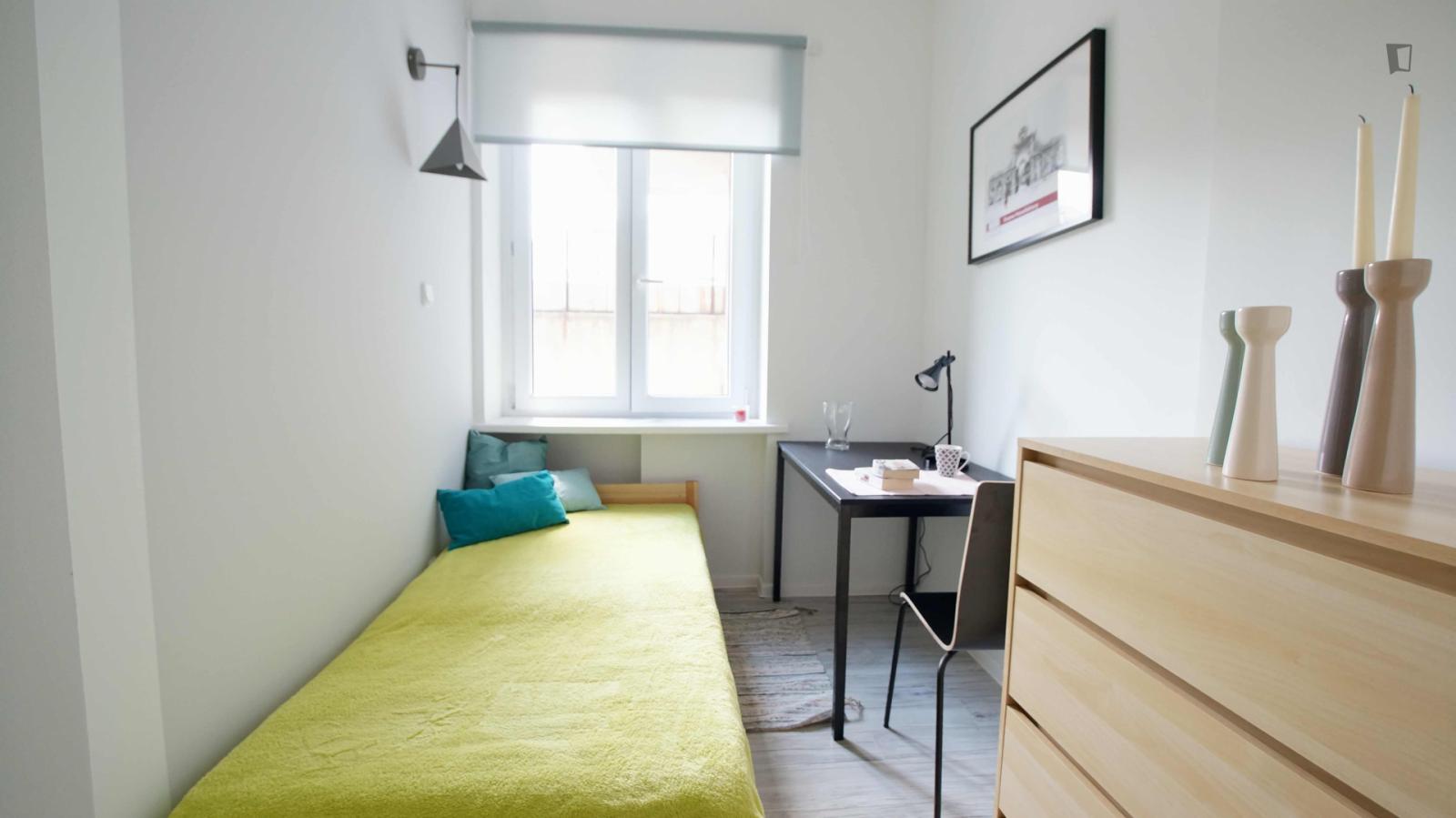  Brilliant Single Bedroom In Old Polesie  -  Brilliant single bedroom in Old Polesie  - Gallery -  1