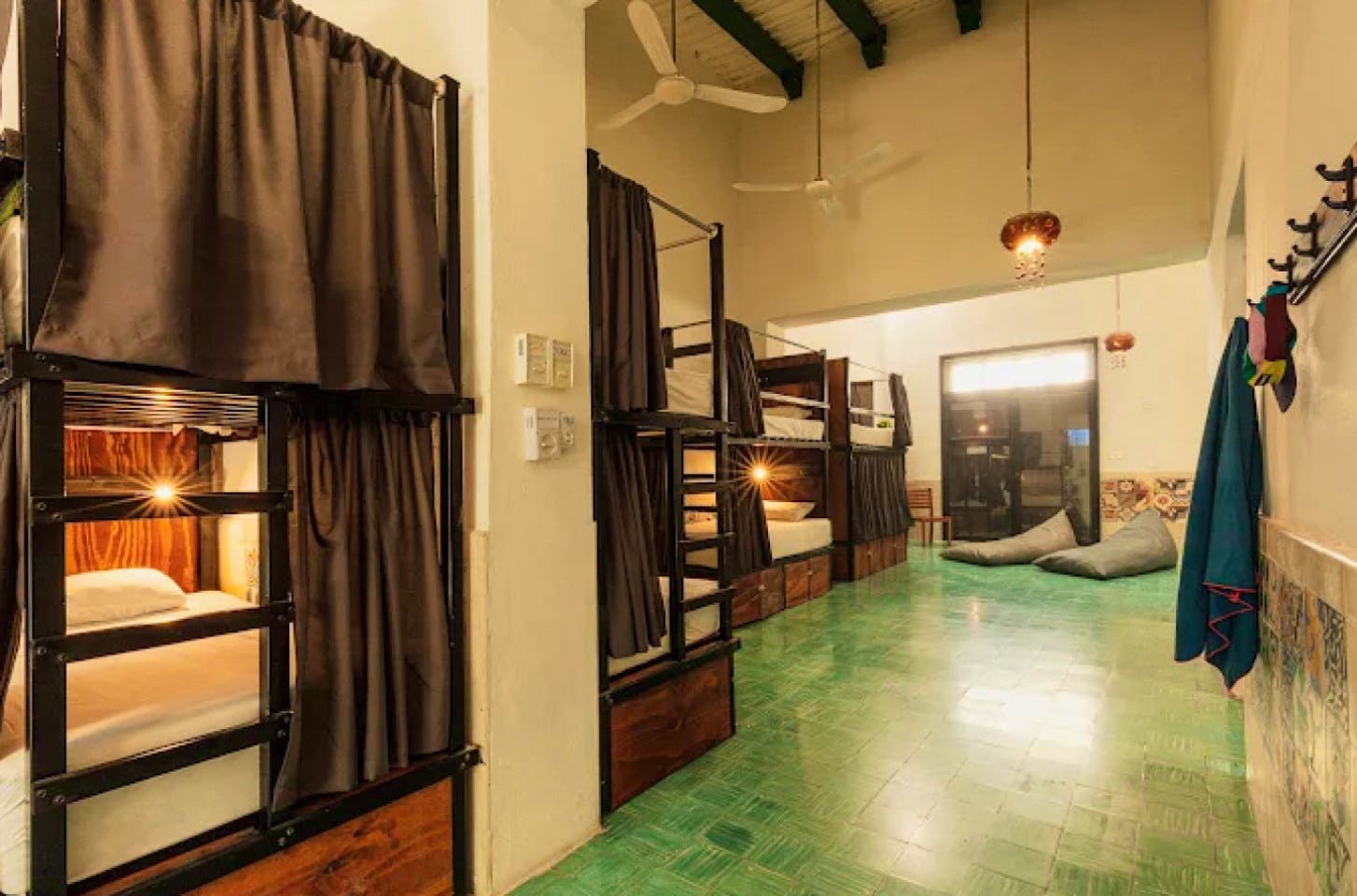 Bed In A 8-Bed Mixed Gender Room - 2