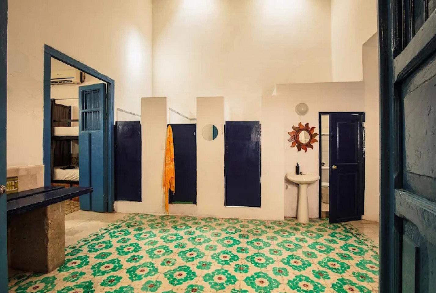 Bed In A 10-Bed Female Only Room - 11