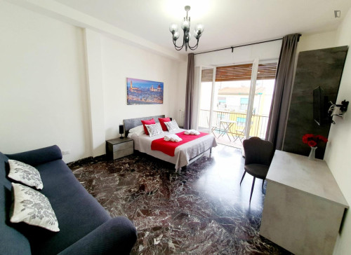 Cozy Double Bedroom in Florence