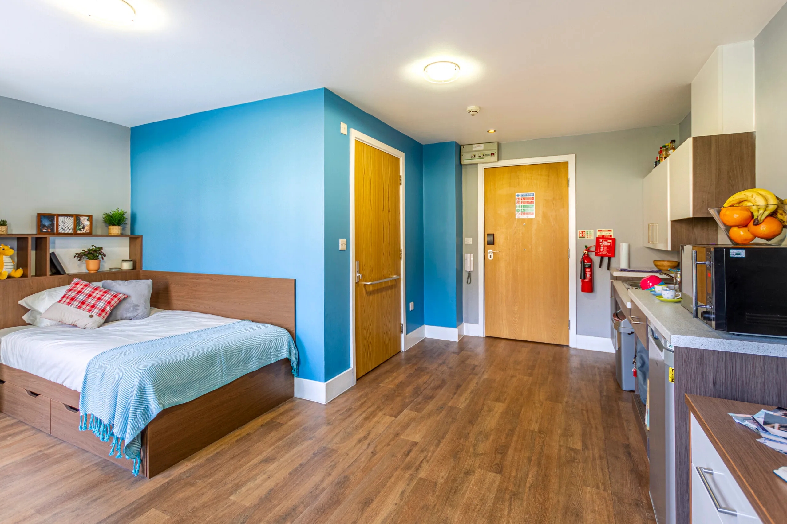 Studio With Wet Room - Kaplan Living Glasgow — Old Dumbarton Road - Gallery - 1