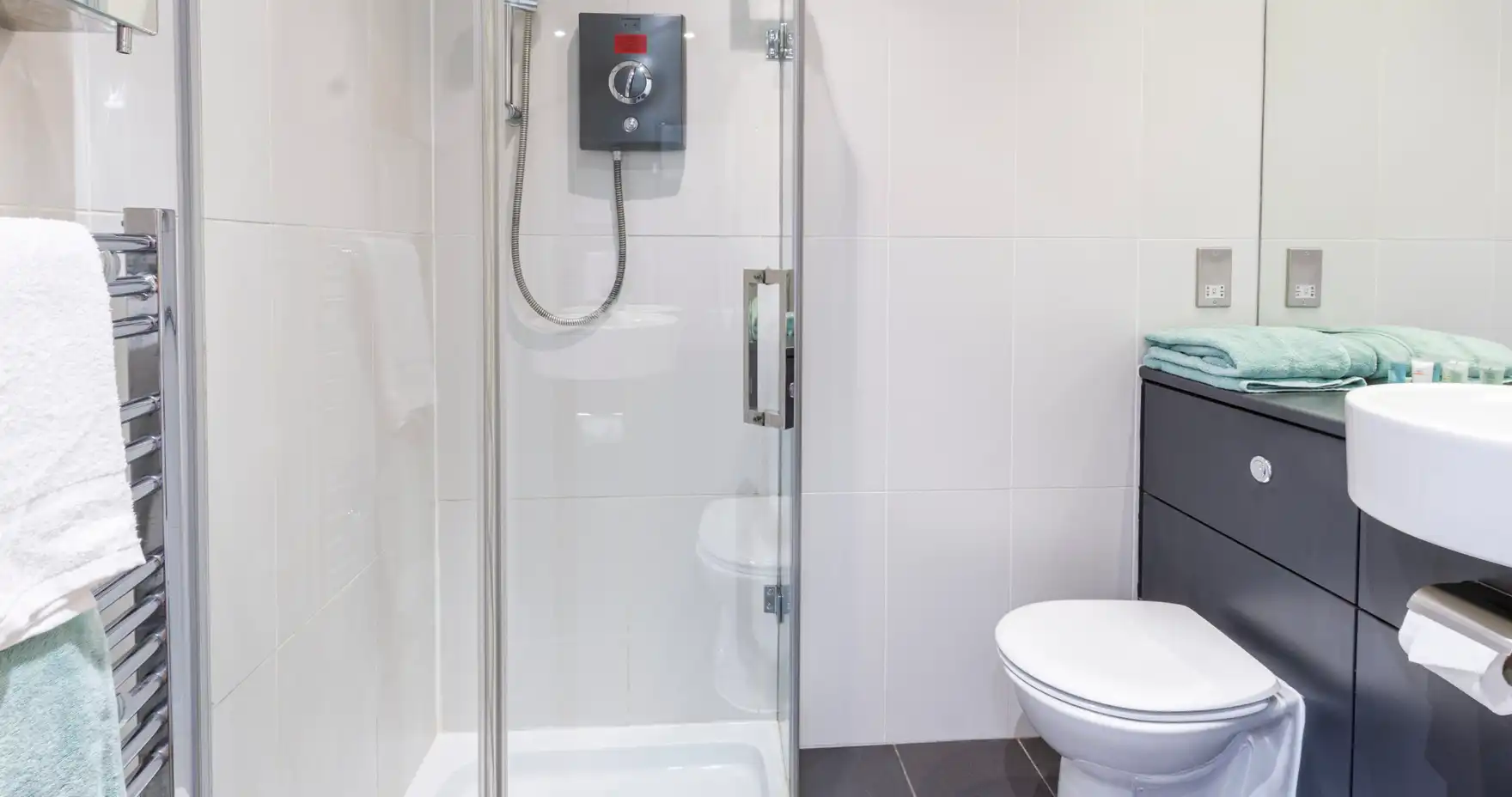  Classic Ensuite  -  Kaplan Living Glasgow — Argyle Street  - Gallery -  5