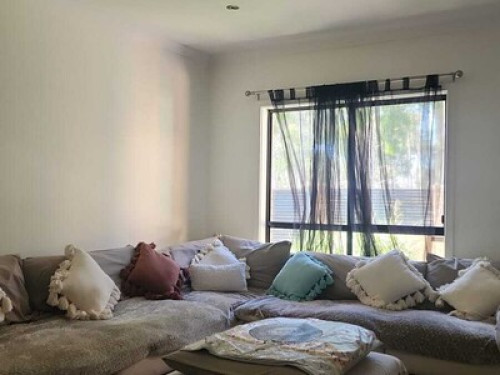 Fully Furnished Queen Bedroom  - Gallery - 12