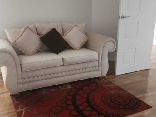 Fully Furnished Queen Bedroom  - Gallery - 8