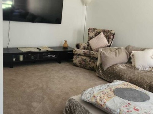 Fully Furnished Queen Bedroom  - Gallery - 11