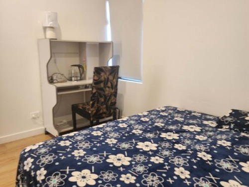 Fully Furnished Queen Bedroom  - Gallery - 18