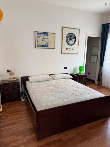 Beautiful modern apartment just a short walk from the city center