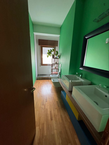 Beautiful modern apartment just a short walk from the city center