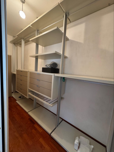 Beautiful modern apartment just a short walk from the city center