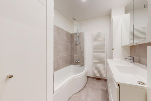 Spacious 1 bedroom apartment near Madou metro station - Gallery - 12