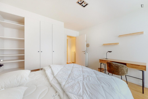 Spacious 1 bedroom apartment near Madou metro station