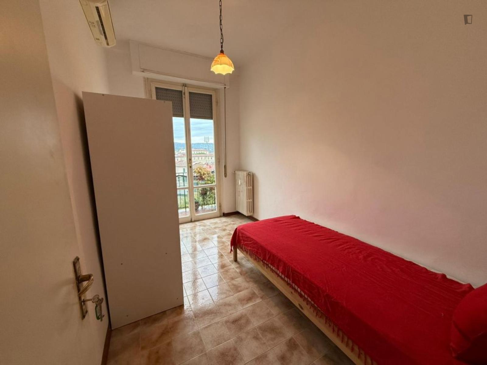 Very Cosy Single Bedroom With A Balcony, In Campo Di Marte - Very cosy single bedroom with a balcony, in Campo di Marte - Gallery - 1