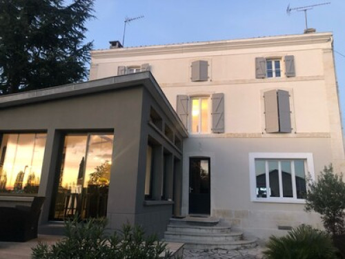 Live the French experience