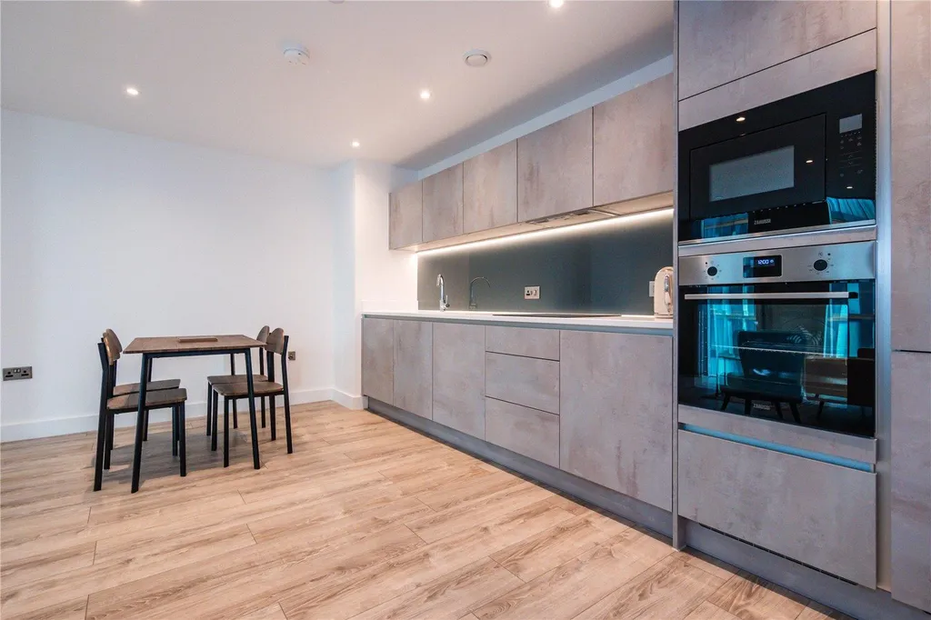 2 Bed Flat - 2