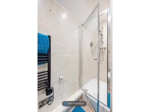 1 Bed Flat To Rent - 2