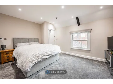 1 Bed Flat To Rent - 1