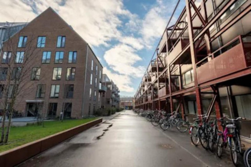 Luminous double bedroom in Valby Maskinfabrik