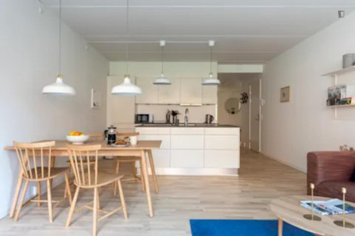 Luminous double bedroom in Valby Maskinfabrik