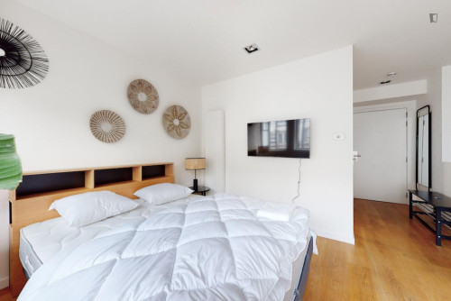 Bright little studio near Madou metro station