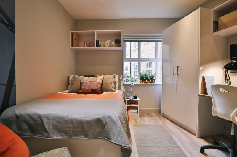 Classic Bigger 2 Bed Apartment - Kingsmill Studios - Gallery - 1