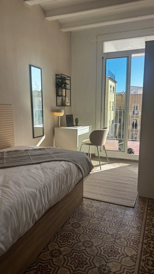  Room 1  -  Spacious Coliving Apartment in Dynamic Ciutat Vella, Steps from MACBA and Restaurants  - Gallery -  5