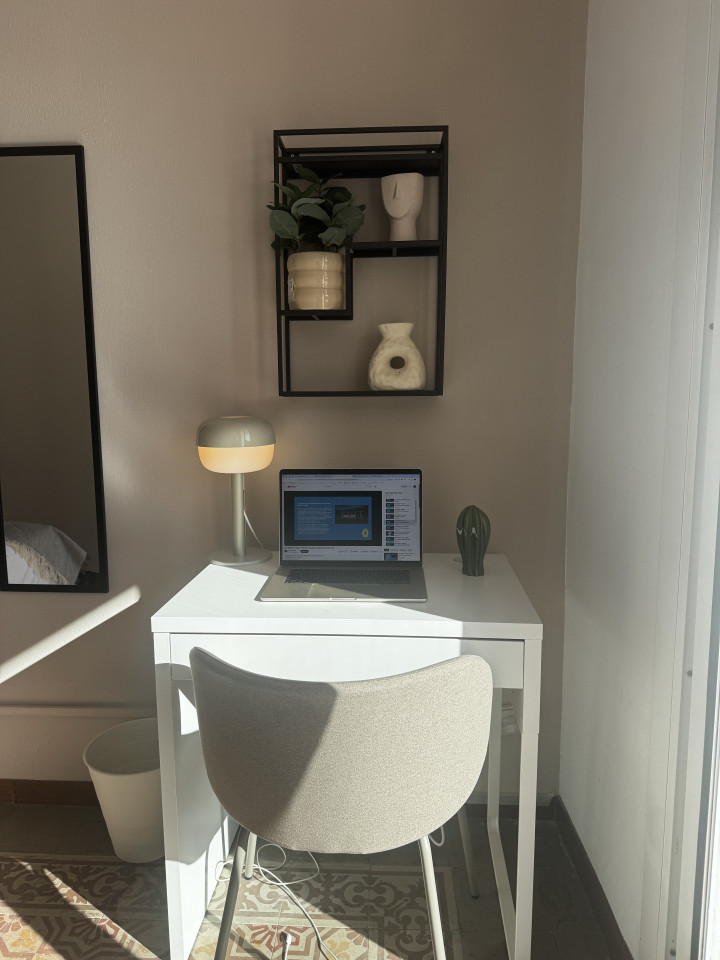  Room 1  -  Spacious Coliving Apartment in Dynamic Ciutat Vella, Steps from MACBA and Restaurants  - Gallery -  22