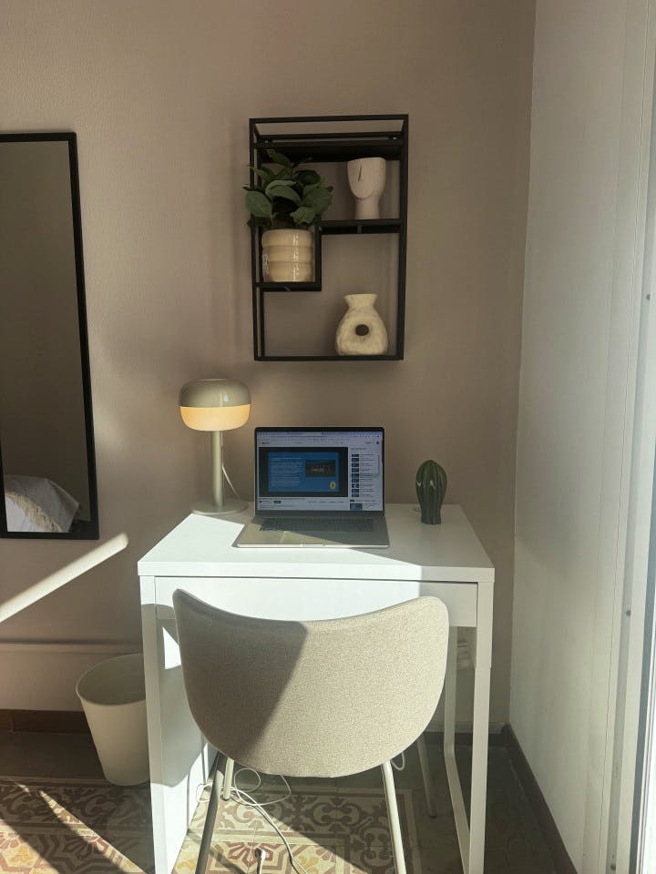  Room 1  -  Spacious Coliving Apartment in Dynamic Ciutat Vella, Steps from MACBA and Restaurants  - Gallery -  3