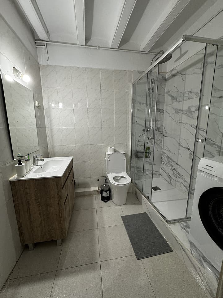  Room 1  -  Spacious Coliving Apartment in Dynamic Ciutat Vella, Steps from MACBA and Restaurants  - Gallery -  71