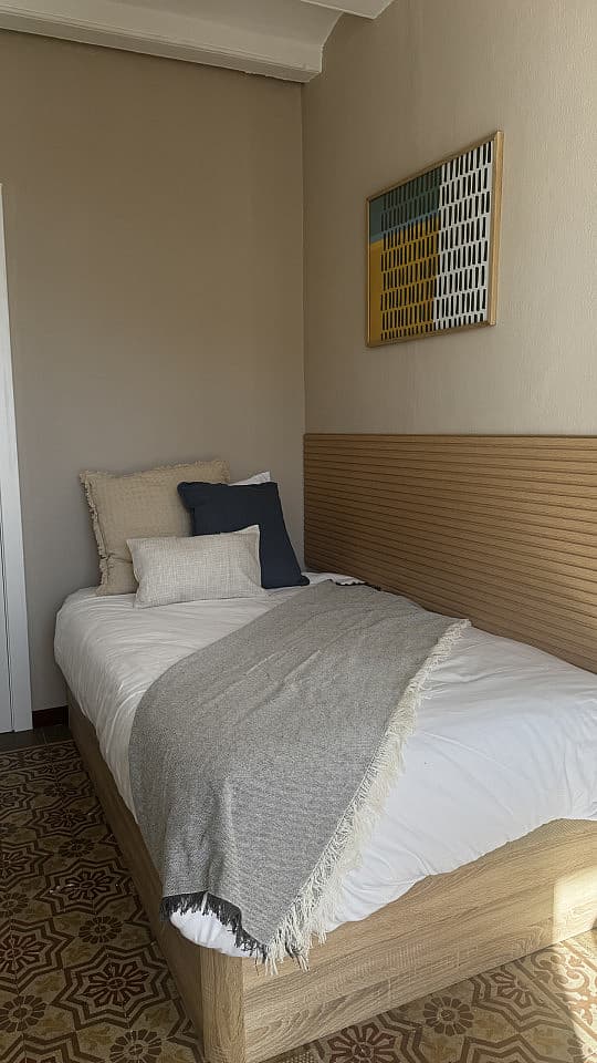  Room 1  -  Spacious Coliving Apartment in Dynamic Ciutat Vella, Steps from MACBA and Restaurants  - Gallery -  64