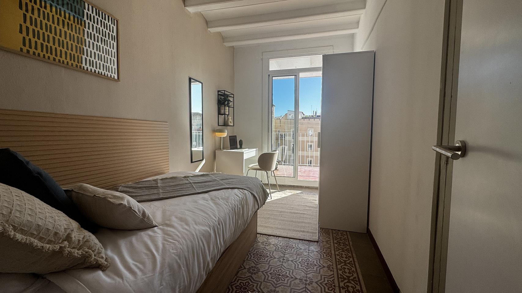  Room 1  -  Spacious Coliving Apartment in Dynamic Ciutat Vella, Steps from MACBA and Restaurants  - Gallery -  63