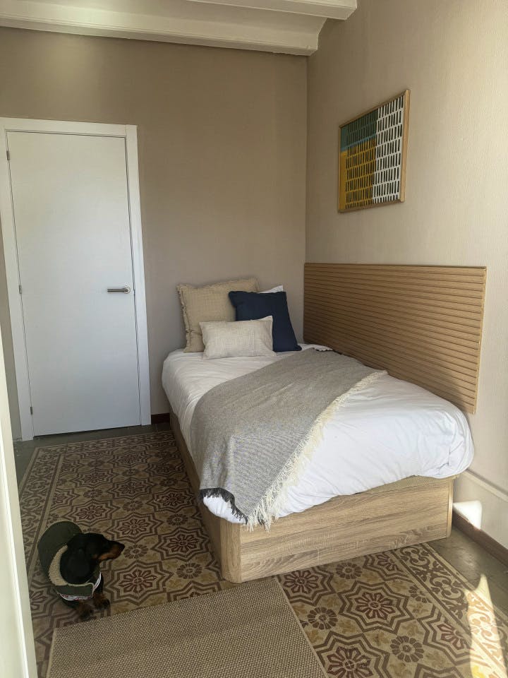  Room 1  -  Spacious Coliving Apartment in Dynamic Ciutat Vella, Steps from MACBA and Restaurants  - Gallery -  11