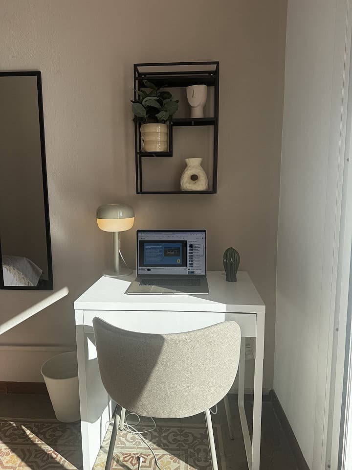  Room 1  -  Spacious Coliving Apartment in Dynamic Ciutat Vella, Steps from MACBA and Restaurants  - Gallery -  41