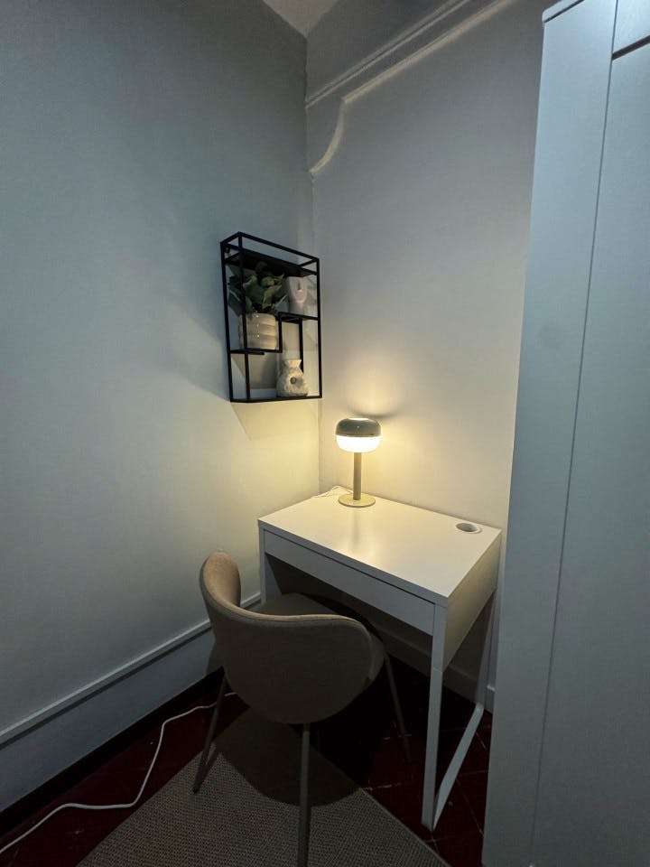  Room 3  -  Spacious Coliving Apartment in Dynamic Ciutat Vella, Steps from MACBA and Restaurants  - Gallery -  6