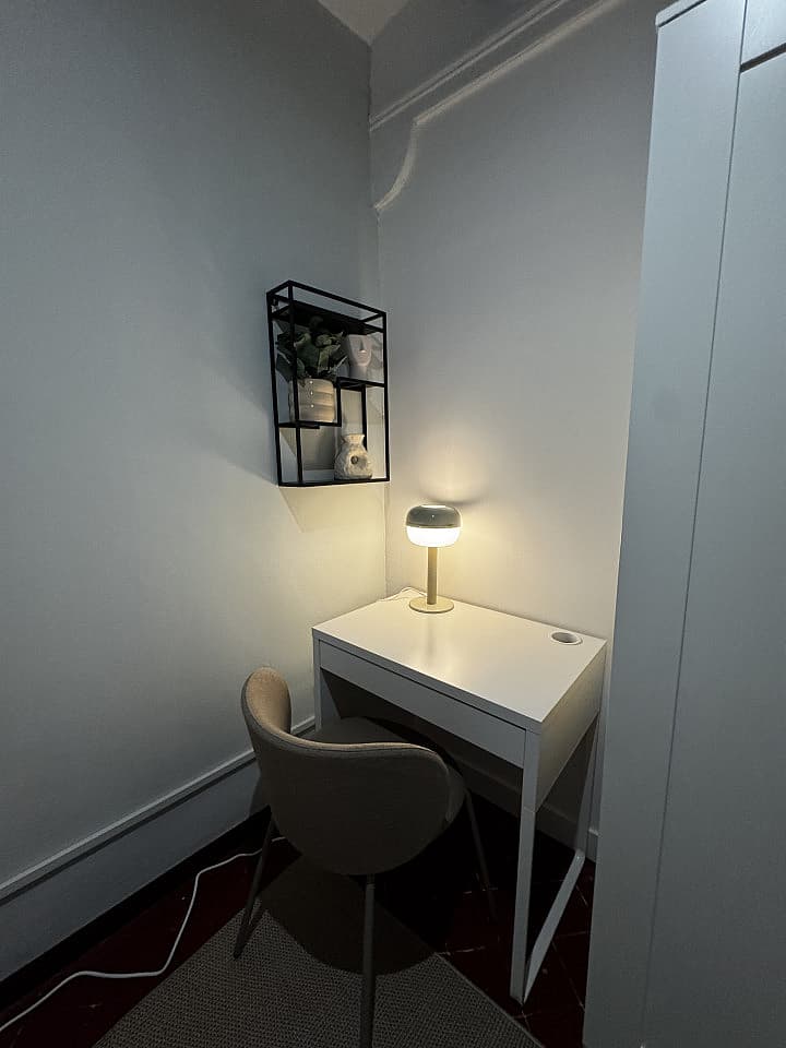  Room 3  -  Spacious Coliving Apartment in Dynamic Ciutat Vella, Steps from MACBA and Restaurants  - Gallery -  70