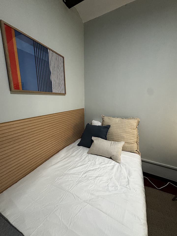  Room 3  -  Spacious Coliving Apartment in Dynamic Ciutat Vella, Steps from MACBA and Restaurants  - Gallery -  53
