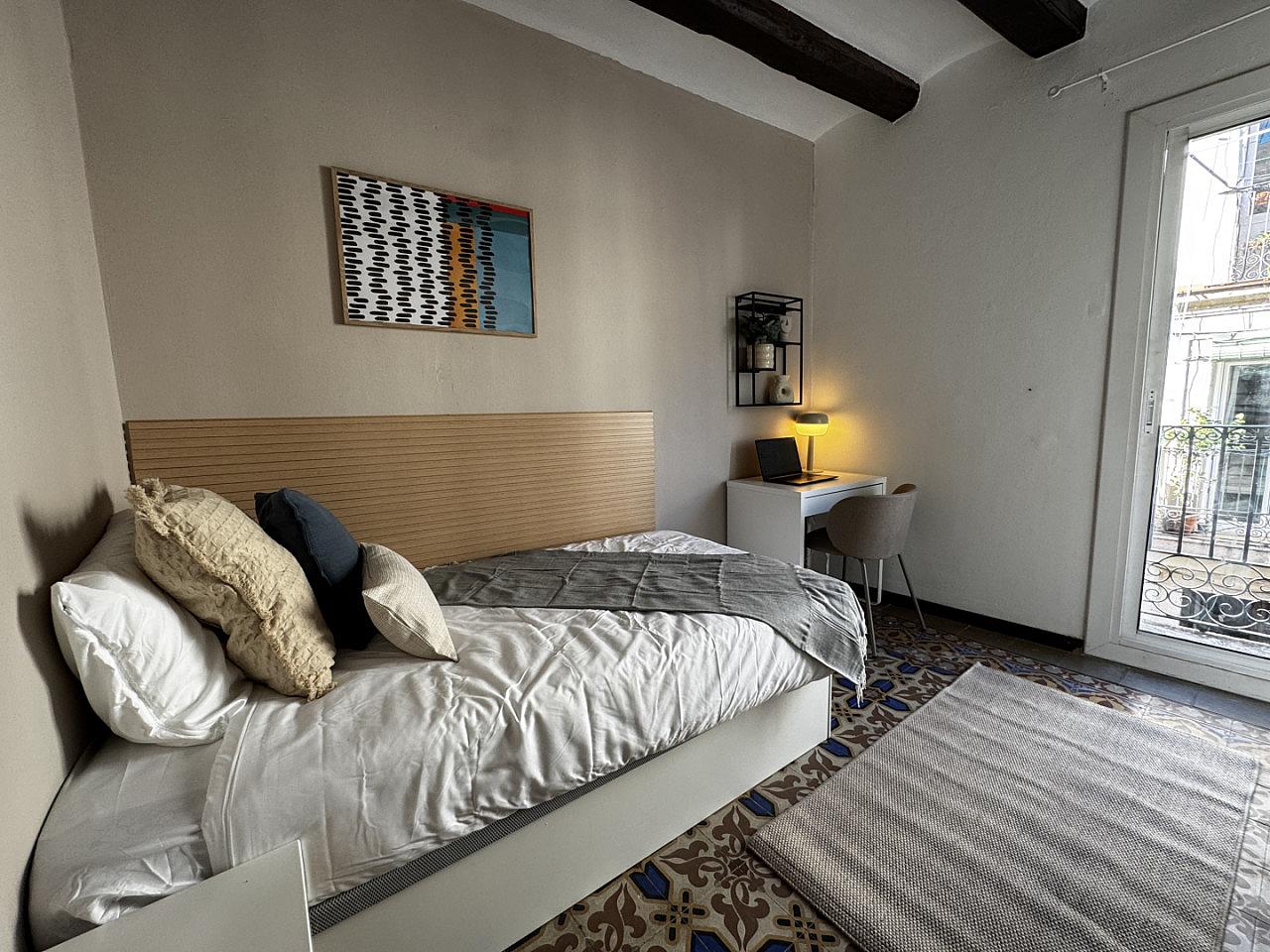  Room 4  -  Spacious Coliving Apartment in Dynamic Ciutat Vella, Steps from MACBA and Restaurants  - Gallery -  70